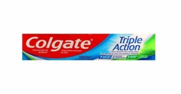 Colgate Triple Acción con Protección Anticaries Pasta Dental Blanqueadora - Menta 2.5oz